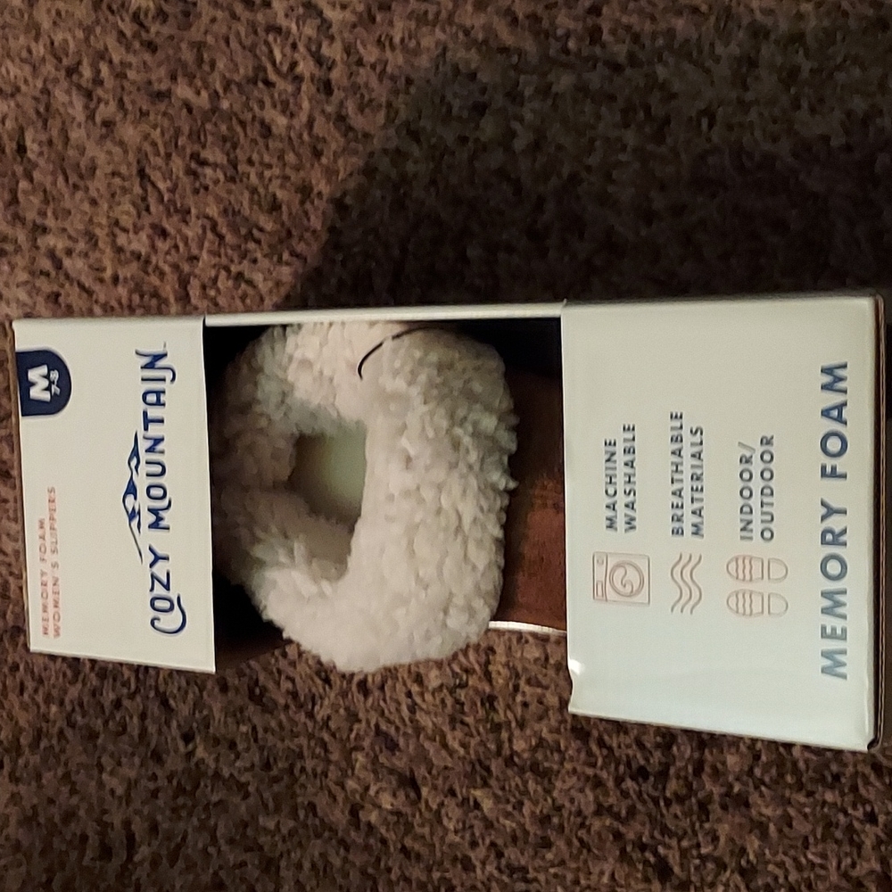 Women's slippers 7-8
